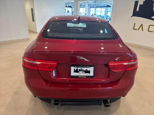 2017 Jaguar XE 35t R-Sport