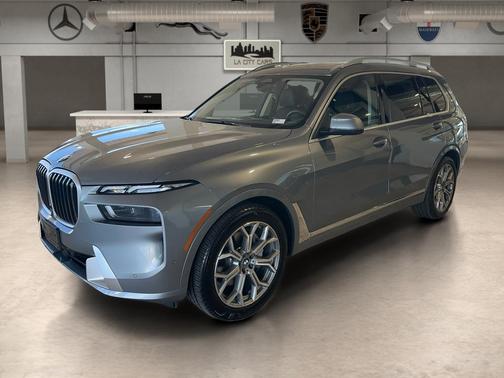 2025 BMW X7 xDrive40i