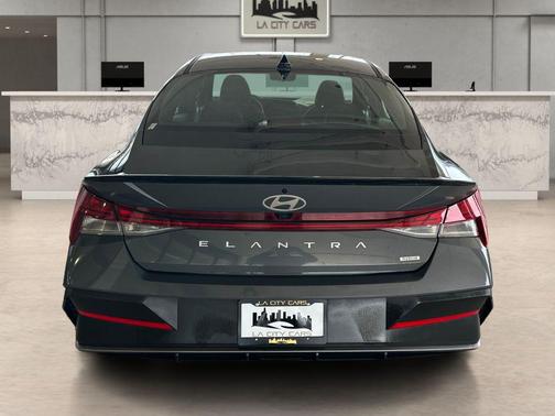 Ecotronic Gray Pearl 2025 Hyundai ELANTRA HEV SEL Sport