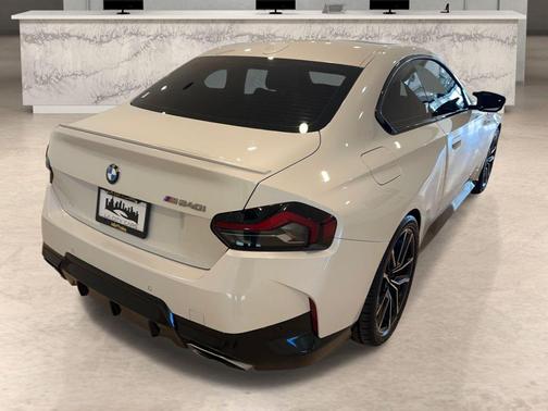 2024 BMW M240 i