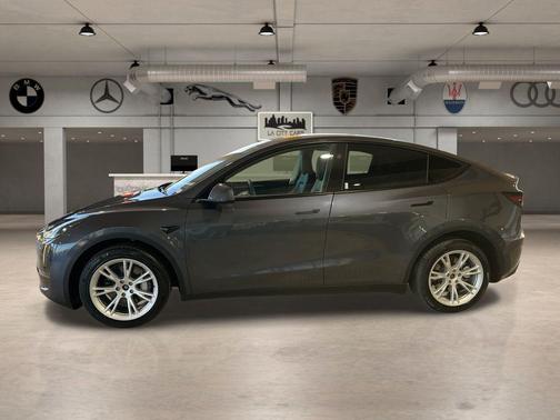 2023 Tesla Model Y Long Range Dual Motor All-Wheel Drive