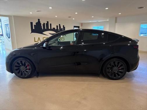 2022 Tesla Model Y Performance Dual Motor All-Wheel Drive