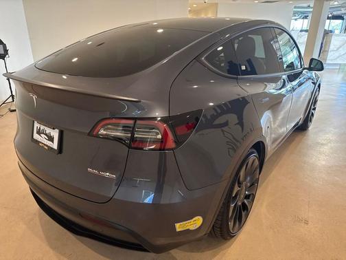 2022 Tesla Model Y Performance Dual Motor All-Wheel Drive