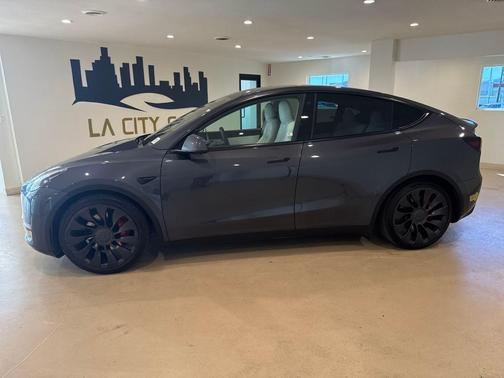 2022 Tesla Model Y Performance Dual Motor All-Wheel Drive