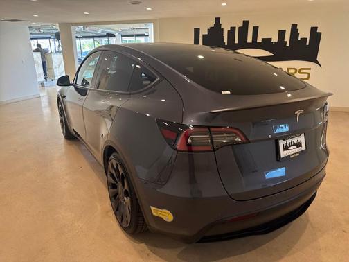 2022 Tesla Model Y Performance Dual Motor All-Wheel Drive