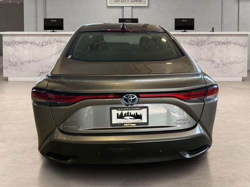 Heavy Metal 2021 Toyota Mirai Base