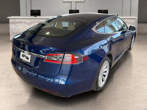 2017 Tesla Model S 90D