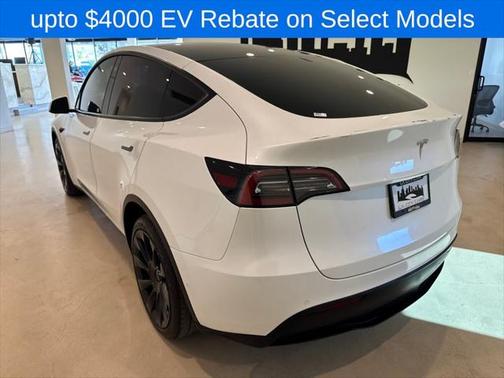 2022 Tesla Model Y Long Range Dual Motor All-Wheel Drive