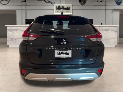 Labrador Black Pearl 2024 Mitsubishi Eclipse Cross SE