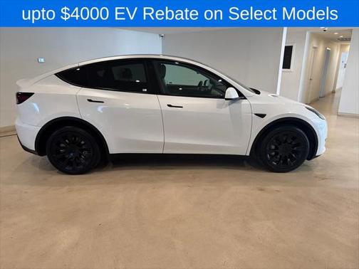 2022 Tesla Model Y Long Range Dual Motor All-Wheel Drive