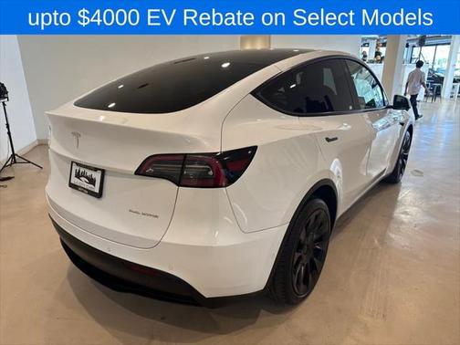 2022 Tesla Model Y Long Range Dual Motor All-Wheel Drive