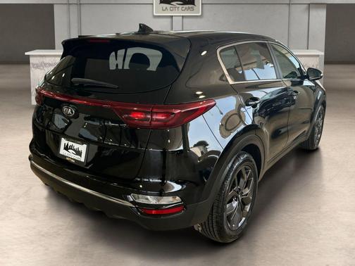 Black Cherry 2022 Kia Sportage LX