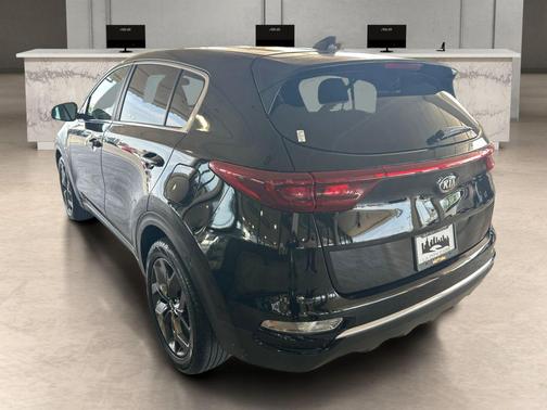 Black Cherry 2022 Kia Sportage LX