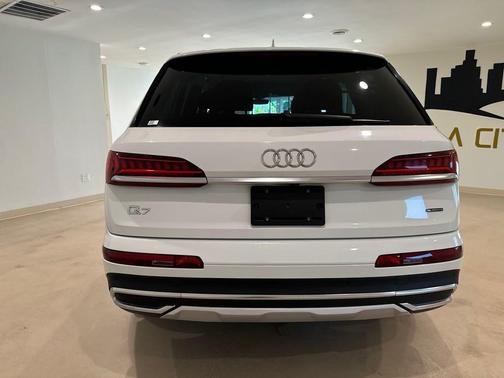 2021 Audi Q7 55 Premium Plus