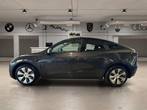 2024 Tesla Model Y Long Range Dual Motor All-Wheel Drive