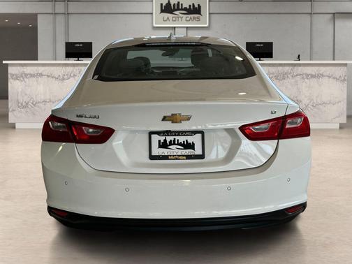 Summit White 2025 Chevrolet Malibu FWD 1LT