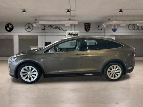 2016 Tesla Model X 75D