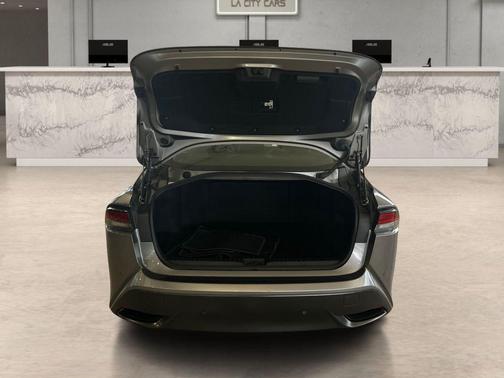 Heavy Metal 2021 Toyota Mirai Base