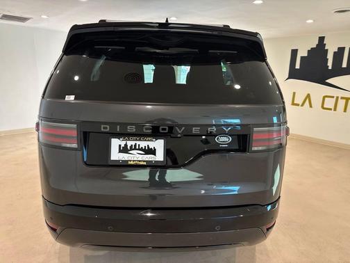 2022 Land Rover Discovery P360 S R-Dynamic
