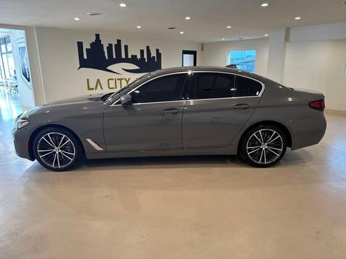 2022 BMW 530 i