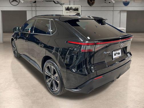 2023 Toyota bZ4X Limited