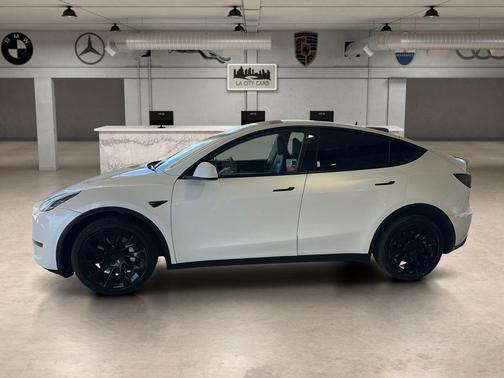 2023 Tesla Model Y Long Range Dual Motor All-Wheel Drive