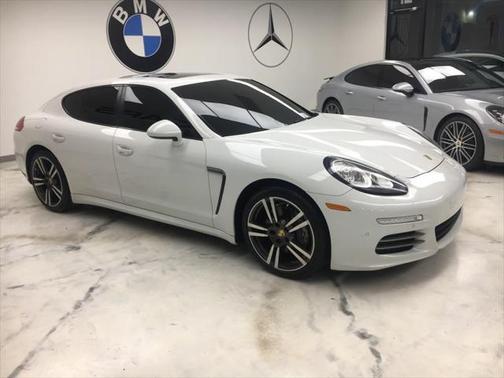 2016 Porsche Panamera 4