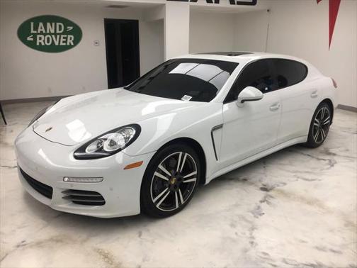 2016 Porsche Panamera 4