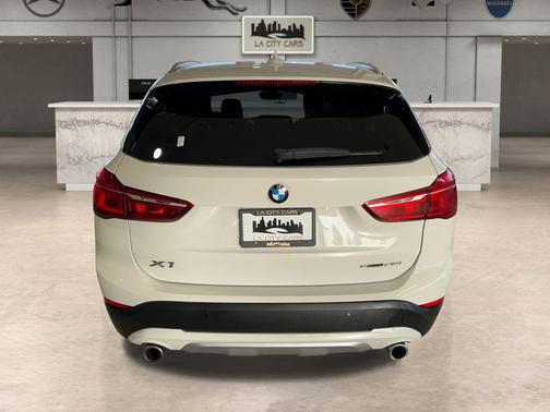 2022 BMW X1 sDrive28i
