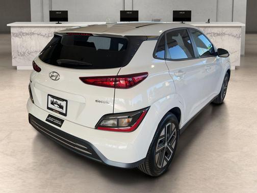 2022 Hyundai KONA EV SEL