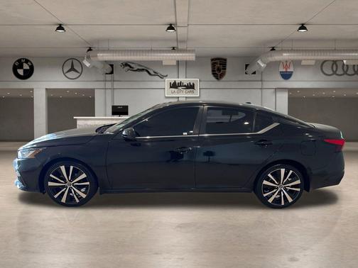 2022 Nissan Altima SR FWD