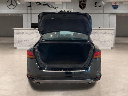 2022 Nissan Altima SR FWD