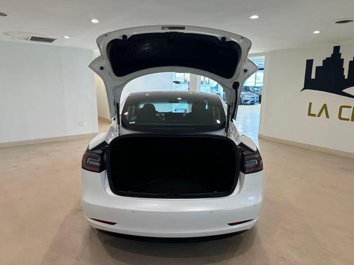 Pearl White Multi-Coat 2018 Tesla Model 3 Mid Range