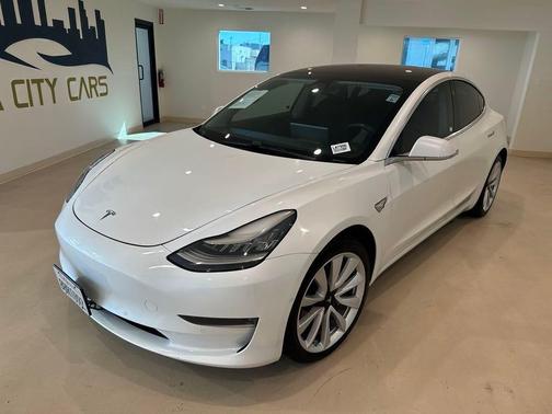 Pearl White Multi-Coat 2018 Tesla Model 3 Mid Range