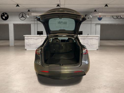 2023 Tesla Model Y RWD