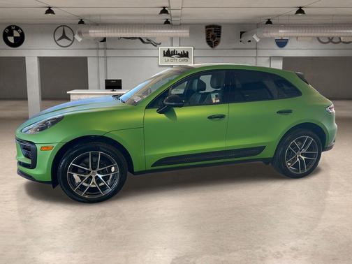 2025 Porsche Macan Base