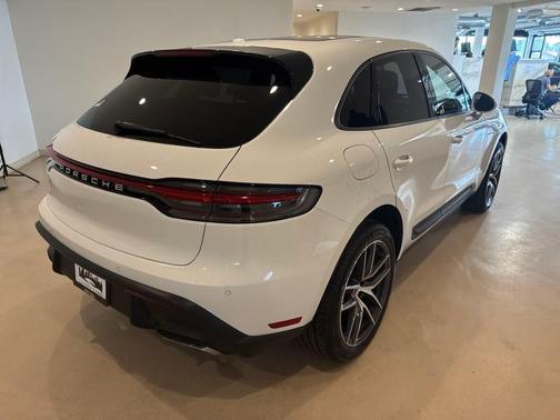 2025 Porsche Macan