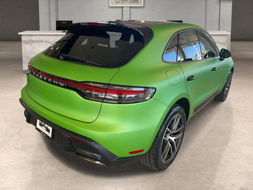 2025 Porsche Macan Base