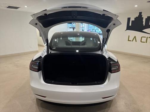 2022 Tesla Model 3 Standard Range