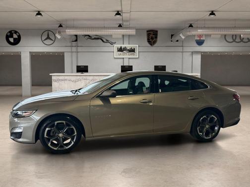 Mineral Gray Metallic 2022 Chevrolet Malibu FWD LT