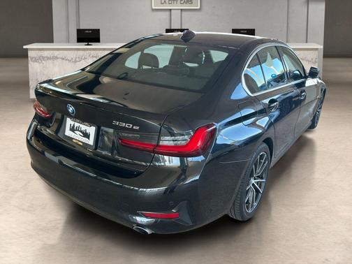 Black Sapphire Metallic 2022 BMW 330e Base