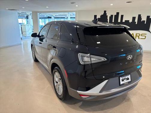 2022 Hyundai NEXO Blue