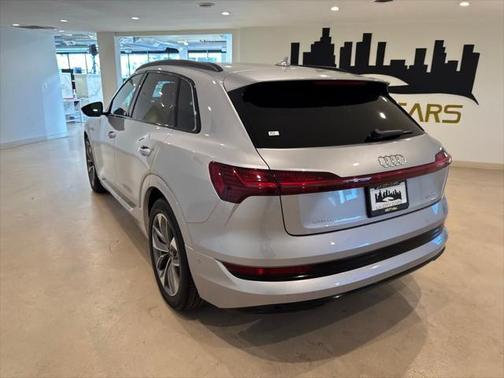 2021 Audi e-tron Premium Plus