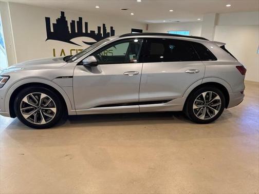 2021 Audi e-tron Premium Plus