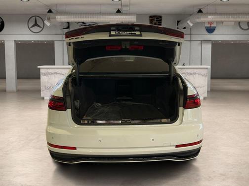 2023 Audi A8 L 55 TFSI quattro Tiptronic