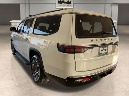 2024 Jeep Wagoneer L Series II 4x2