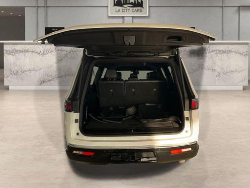 2024 Jeep Wagoneer L Series II 4x2