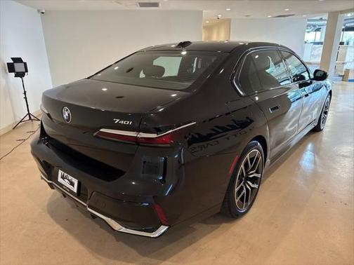 2024 BMW 740 i