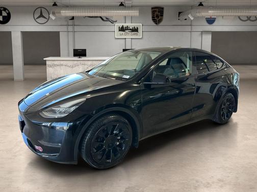 Solid Black 2022 Tesla Model Y Long Range Dual Motor All-Wheel Drive
