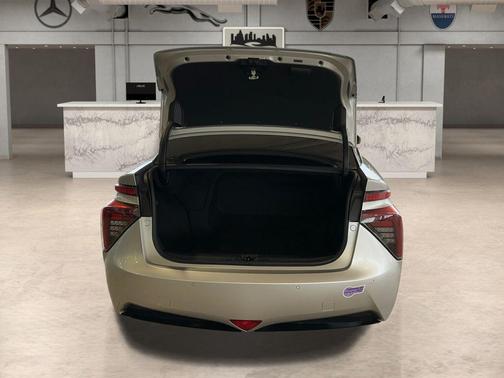 Silver Metallic 2018 Toyota Mirai Base